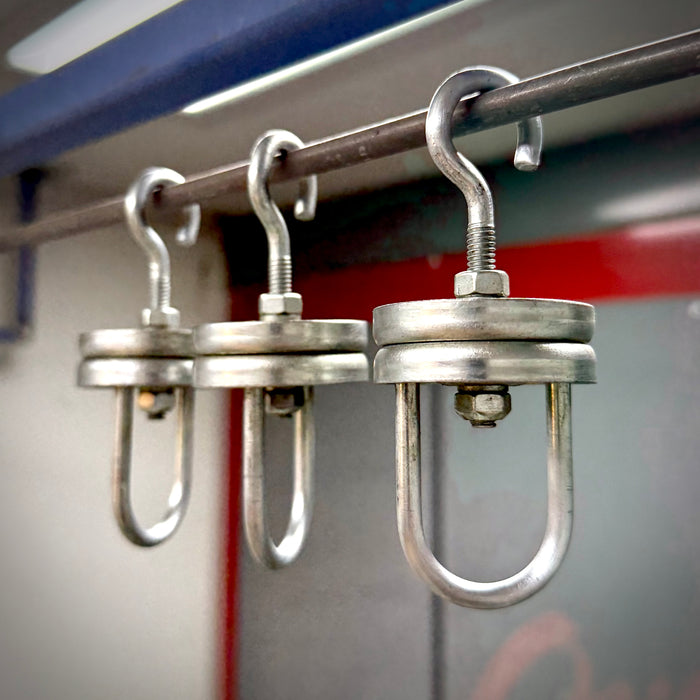 ROTATING CARRIER - SWIVEL HOOKS